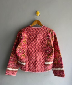 Veste matelassée florale rose pour femme, manches longues, brodée, en polyester tissé, pour l'automne, cadeau pour elle - Product Image 6