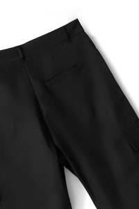 Shorts cargo en toile noire pour homme, taille mi-haute, fermeture boutonnée, longueur Bermuda, style décontracté avec poches - Product Image 3