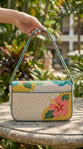 Sac à main rectangulaire brodé à la main en polyester avec perles, motif floral tropical, artisanat textile, objet de collection - Product Image 2
