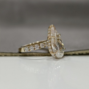 Anillo de Compromiso con Diamante Cultivado en Laboratorio de 8 Quilates, Corte Pera, Engaste de Garras, Oro de 14K, con Certificado IGI, para Aniversario o Boda - Product Image 5
