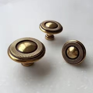 Manijas de Puerta Metálicas de Lujo, Duraderas, para Interiores y Exteriores, Herrajes Decorativos para el Hogar - Product Image 1
