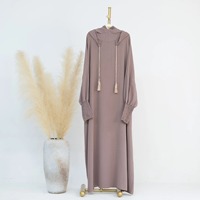 Robe longue maxi respirante et légère en polyester pour femmes musulmanes, collection Printemps-Été-Automne 2026, couleur unie, col en V, extensible dans quatre directions