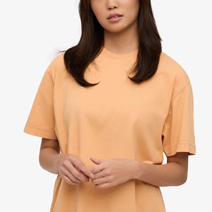 T-shirt surdimensionné personnalisé pour femmes, coupe ample, style streetwear, logo imprimé sur mesure, tee-shirt pour femmes. - Product Image 6