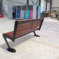 Banc d'extérieur en bois de haute qualité avec pieds courbes au design unique pour jardin et parc