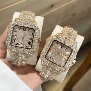 Montre en quartz Moissanite élégante Shadow Edge pour homme, finition lisse et look audacieux au poignet - Product Image 2