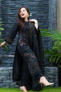 Ensemble 3 pièces en coton brodé sur mesure pour femme, style pakistanais, à manches longues, entièrement brodé, prix d'usine - Product Image 6
