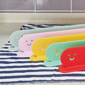 [ECOFRENDLY] Silicone Water Baffle Plate <b>Kitchen</b> Basin <b>Splash</b> <b>Guard</b> SmileGuard Silicone <b>Sink</b> <b>Splash</b> <b>Guard</b> - Product Image 3