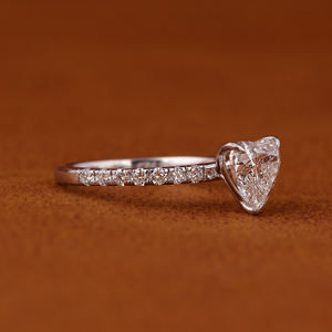 Anillo de Oro Sólido de 14K con Diamante de Laboratorio Corte Corazón, Banda Pavé, Joyería para Propuesta de Matrimonio, Anillo Fino Hecho a Medida - Product Image 2