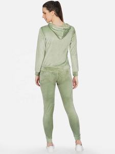 Conjunto de chándal de terciopelo de dos piezas con cremallera y pantalón corto, con logo personalizado de diamantes de imitación, para mujer, colección Primavera 2026 - Product Image 3