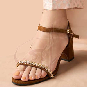 Diseño de Tira Única con Cristales Brillantes y Flores, Parte Superior de Terciopelo, Antideslizante, Hecho a Mano, para Ocasiones Festivas, con Tacón - Product Image 5