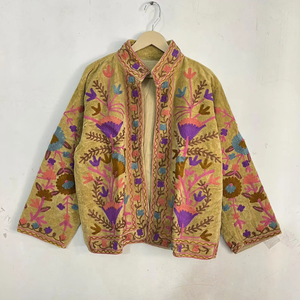 Veste en velours jaune moutarde vintage pour femmes, brodée au style Suzani, style bohème ethnique, fleurs brodées à la main, ouverte sur le devant, manteau d'hiver - Product Image 1