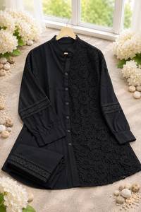 Conjunto de Kurta Pakistaní Rosa Bordado con Dupatta Tipo Seda y Pantalones Anchos, Ideal para Bodas y Festivales - Product Image 2