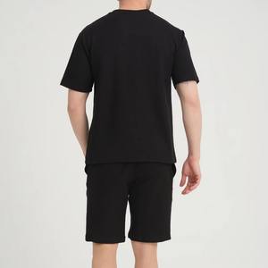 Conjunto Deportivo de Verano para Hombre 2026, con Logotipo Personalizado, Minimalista, Negro Sólido, Camiseta y Pantalones Cortos, Ligero, Informal, Estilo Urbano - Product Image 3