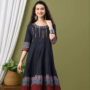 Kurta Anarkali Azul de Algodón Bordado para Mujer con Cuello Redondo y Mangas Tres Cuartos, Diseñada para Vestir en Eventos Festivos Étnicos Globales - Product Image 1