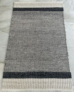 Direct Factory Manufacturer's Price <b>Thick</b> Durable Woolen Hand Woven Loop <b>Pile</b> Anti-slip Dhurrie Area <b>Rug</b> Undyed Natural Yarn - Product Image 4