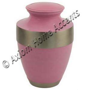 Urna de cremación de latón artesanal con artesanía detallada y una superficie pulida para un tributo digno por Axiom Home Accents - Product Image 2