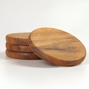 Sous-verre en bois laqué rond fait main pour la maison et la cuisine - Product Image 1