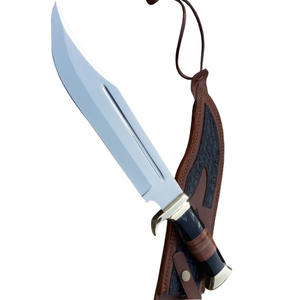 Cuchillo Bowie Hecho a Mano con Hoja Curva de Acero Plateado, Mango Negro Marrón, Guardacuchillo de Latón y Funda de Cuero, Personalizado para Caza y Actividades al Aire Libre - Product Image 1
