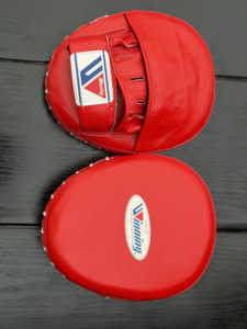 Mitaines de boxe professionnelles rouges Winning, coussinets de frappe antidérapants en cuir véritable écologique, équipement d'entraînement de boxe - Product Image 4