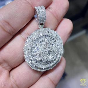 Colgantes finos de Hip Hop de lujo, dijes con nombre personalizado, colgante de medallón helado, colgante de Baguette brillante de moissanita - Product Image 5