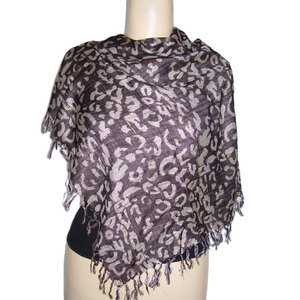 Elegant Cheeta Print Fashion Hijab Scarf for Women Stylish Lightweight Modest Headwear Animal Print Islamic <b>Wrap</b> <b>Shawl</b> - Product Image 1