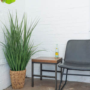 Panier tissé de 48 ''rempli d'herbe à faux feuillage en rotin naturel - Product Image 2