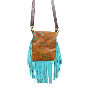 Bolso Bandolera Bohemio de Primera Calidad con Flores de Cuero Genuino, Correa con Flecos en Color Verde Azulado Lavado al Ácido - Fabricante Indio - Product Image 5
