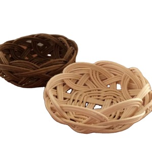 Frutero de ratán elegante, hecho con cuidado, que combina la calidez rústica con la sofisticación refinada. - Product Image 2