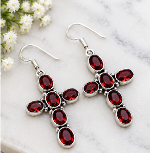 Boucles d'oreilles pendantes en argent sterling 925 avec croix en grenat rouge, bijoux croix gothique, boucles d'oreilles pendantes grenat, cadeau tendance - Product Image 3
