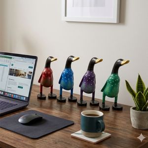 Figurines de canards en bois faites à la main, peintes, décor animaux colorés pour la décoration de la maison - Product Image 5