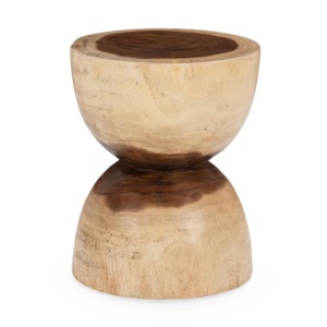 La table d'appoint ronde en bois de Suar naturel présente une silhouette de sablier distinctive, sculptée dans le bois de Suar avec une finition naturelle. - Product Image 2