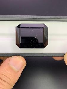 Tourmaline noire naturelle taille octogonale, pierre précieuse facettée de grande taille, certifiée IGI, effet lumineux pour la fabrication de bijoux, vente en gros - Product Image 1