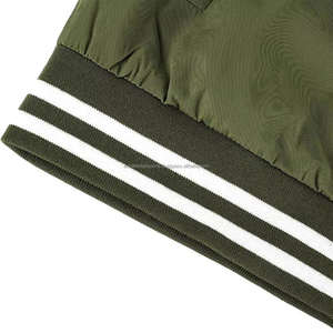 Veste bomber varsity pour homme en polyester matelassé personnalisée - Product Image 6