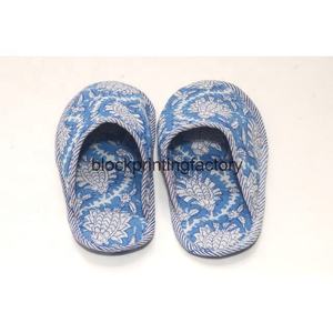 Zapatillas de interior hechas a mano para el hogar, cómodas Zapatillas de casa de invierno de algodón, cálidas y suaves, con punta cerrada - Product Image 4