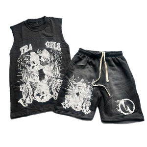 Conjunto de Ropa Urbana para Hombre, Estilo Vintage, con Estampado DTG, Camiseta sin Mangas Holgada y Pantalones Cortos a Juego, para un Look Retro Atrevido - Product Image 1