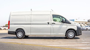 Tout Nouveau Fourgon Hiace 2026 Cargo 3.5L à Traction Avant, Moteur Diesel Euro 6, Transmission Manuelle, 15 Places - Product Image 3