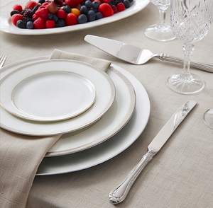 Silver <b>Cake</b> Server Durable <b>Cake</b> <b>Cutting</b> <b>Knife</b> Perfect For Everyday Baking Dessert Serving Family Events And Special Occasions - Product Image 5
