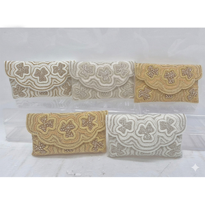 Exportateur professionnel vendant des sacs à main pour femmes de qualité supérieure, très durables, légers, avec fermeture à rabat et sangle de poignet. - Product Image 1