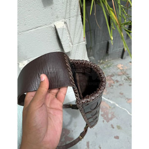 Sacoche de tir à l'arc en cuir de qualité supérieure, durable, faite à la main, support dorsal réglable, sangle confortable pour la chasse en extérieur - Product Image 4