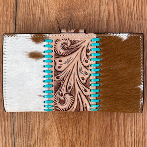 Meilleure vente étui de téléphone pochette en cuir de fourrure de vachette à motif occidental usiné à la main portefeuille élégant multi-usages portefeuilles de créateurs - Product Image 4