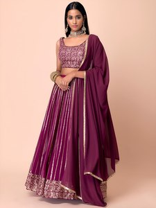 Ensemble de robe brodée semi-cousue en georgette à sequins violet foncé, style Lehenga Choli, pour mariage et banquets - Product Image 1