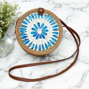 Bolso de Mano de Ratán con Incrustaciones de Madreperla de Lujo, Hecho a Mano, con Mosaico de Conchas Iridiscentes, Tejido, para Vacaciones, Eventos Nocturnos y Regalos Elegantes - Product Image 4