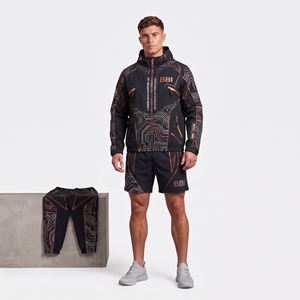 Conjunto deportivo de 3 piezas para hombre, color negro cobre, chaqueta técnica con capucha, pantalones cortos de malla transpirable para gimnasio, pantalones deportivos ajustados, ropa deportiva para entrenamiento. - Product Image 5