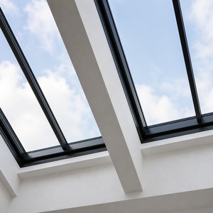 Moderna claraboya de doble vidrio con marco de aluminio negro, sistema de iluminación natural para interiores residenciales y comerciales - Product Image 4