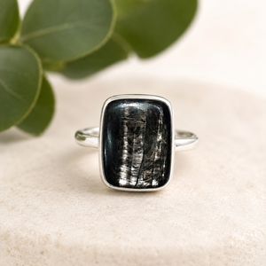 Anillo de Boda Cuadrado con Hiperstena Negra Natural, Engaste de Bisel en Plata de Ley 925, Cabujón Oscuro Brillante Hecho a Mano - Product Image 4