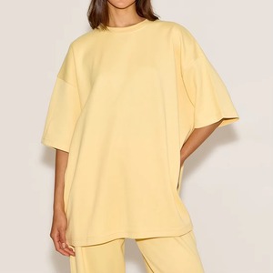 Vente en gros B2B de t-shirts pour femmes en coton respirant, style streetwear, personnalisables par broderie, pour l'été, modèles vierges OEM, en vrac - Product Image 1