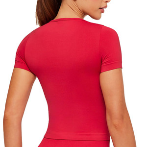 Camiseta informal de manga corta para mujer, cuello redondo, corte regular, tejido de punto, transpirable, de secado rápido, para uso diario, ajuste relajado, transpirable - Product Image 2
