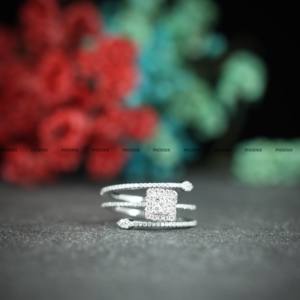 Anillo de Compromiso de Moissanita con Forma Elegante en Plata 925, Anillo de Boda con Diamante de Corte Brillante Redondo para Mujer de Phoenix Enterprise - Product Image 3