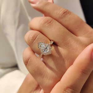 Anillo de compromiso vintage con diamante de corte pera cultivado en laboratorio, engaste halo, estilo antiguo, venta al por mayor, fábrica de joyería personalizada - Product Image 1