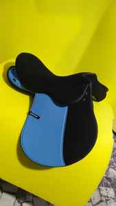 Estado de venta de fábrica Silla de caballo sintética Negro CON ACERO A PRUEBA DE ÓXIDO AJUSTE TARJETA DE CRÉDITO ACEPTADA tamaño 15 16 17 18 - Product Image 2